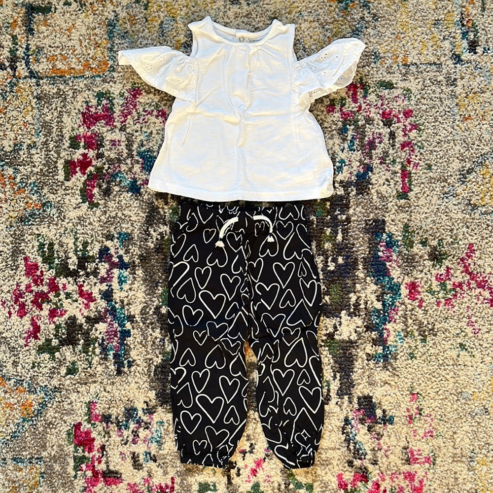 NWOT Carter’s Black & White Shirt & Heart Pants Outfit Girls Sz 18mo